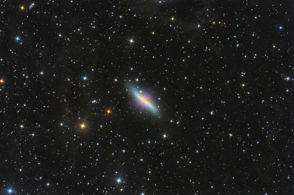 A Szivar-galaxis - Messier 82